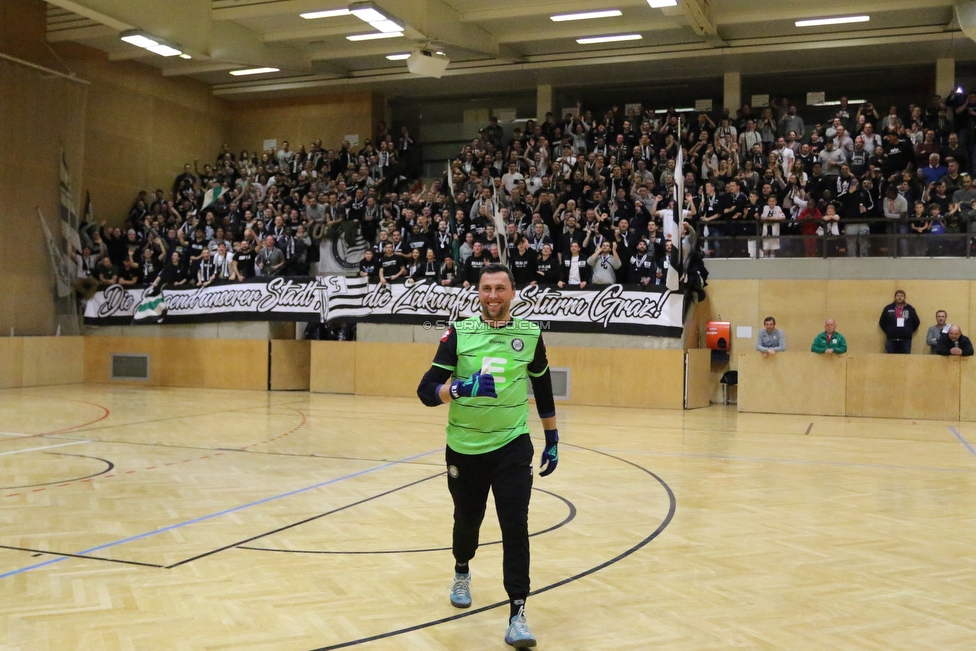 9. Sturm Nachwuchscup
SK Sturm Graz Nachwuchscup, ASVOE Halle Graz, 05.01.2019.

Foto zeigt die Legendenmannschaft von Sturm mit Christian Gratzei (Fanservice Sturm)
