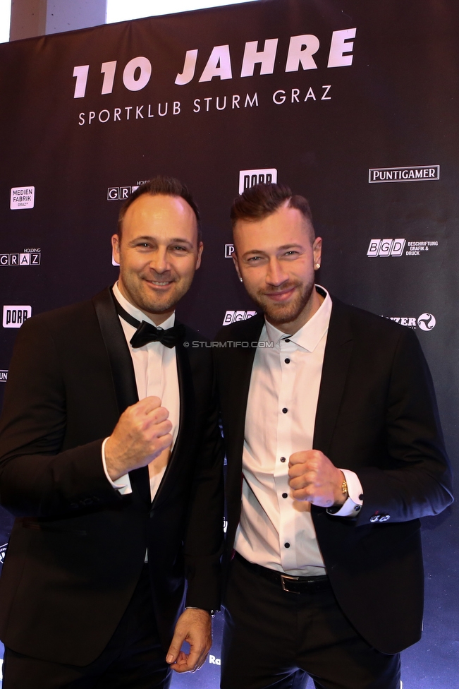 110 Jahre Gala Sturm
110 Jahre SK Sturm Graz Gala, Seifenfabrik Graz, 17.01.2019.

Foto zeigt Thomas Tebbich (wirtsch. Geschaeftsfuehrer Sturm) und Peter Zulj (Sturm)
