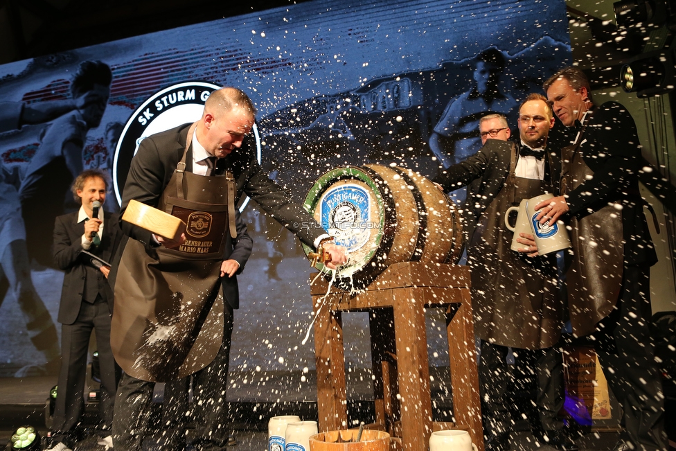 110 Jahre Gala Sturm
110 Jahre SK Sturm Graz Gala, Seifenfabrik Graz, 17.01.2019.

Foto zeigt Mario Haas (ehem. Spieler Sturm) beim Bieranstich
