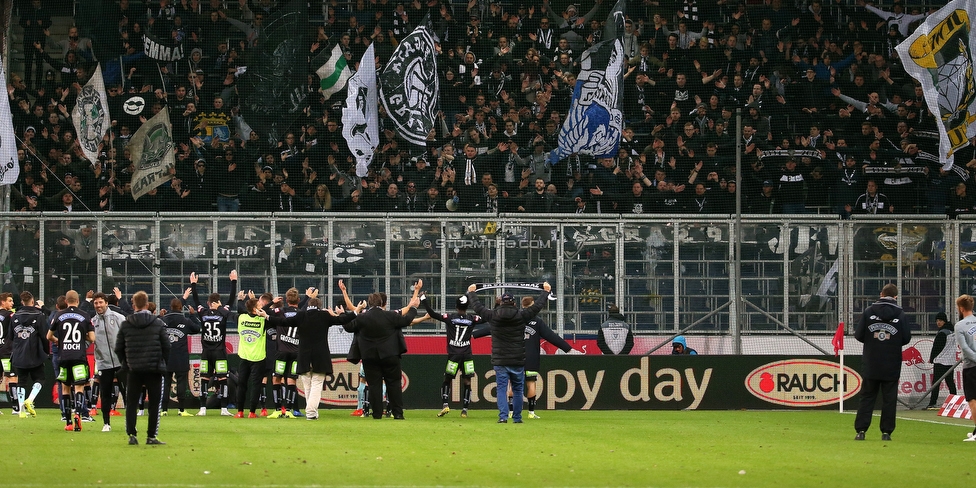 RB Salzburg - Sturm Graz
Oesterreichische Fussball Bundesliga, 21. Runde, FC RB Salzburg - SK Sturm Graz, Stadion Wals-Siezenheim, 10.03.2019. 

Foto zeigt die Mannschaft von Sturm und Fans von Sturm
