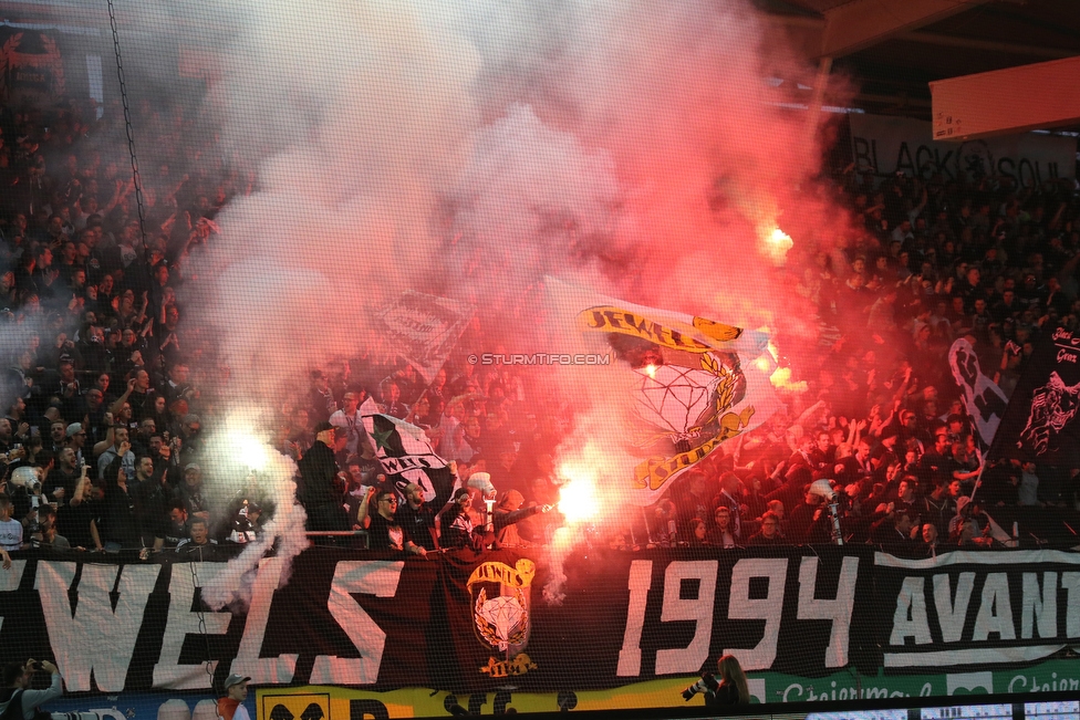 Sturm Graz - Austria Wien
Oesterreichische Fussball Bundesliga, 22. Runde, SK Sturm Graz - FK Austria Wien, Stadion Liebenau Graz, 17.03.2019. 

Foto zeigt Fans von Sturm
Schlüsselwörter: pyrotechnik