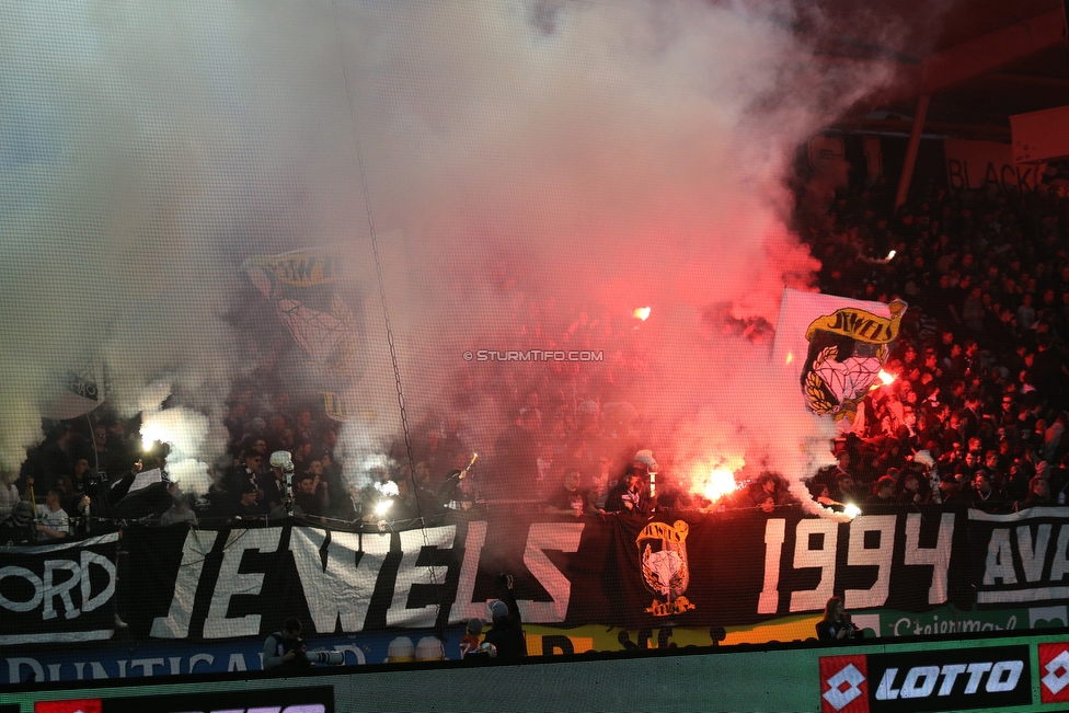 Sturm Graz - Austria Wien
Oesterreichische Fussball Bundesliga, 22. Runde, SK Sturm Graz - FK Austria Wien, Stadion Liebenau Graz, 17.03.2019. 

Foto zeigt Fans von Sturm
Schlüsselwörter: pyrotechnik