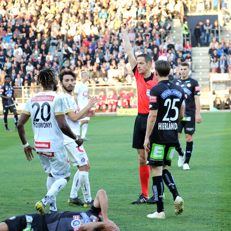 Sturm Graz - Austria Wien
Oesterreichische Fussball Bundesliga, 22. Runde, SK Sturm Graz - FK Austria Wien, Stadion Liebenau Graz, 17.03.2019. 

Foto zeigt Osagie Bright Edomwonyi (Austria), Schiedsrichter Robert Schoergenhofer und Stefan Hierlaender (Sturm)
Schlüsselwörter: rote