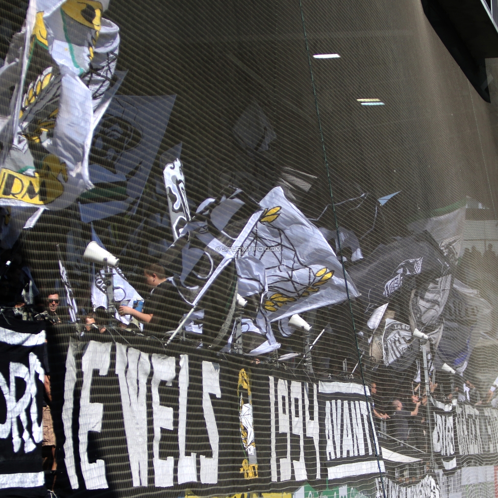 Sturm Graz - St. Poelten
Oesterreichische Fussball Bundesliga, 23. Runde, SK Sturm Graz - SKN St. Poelten, Stadion Liebenau Graz, 31.03.2019. 

Foto zeigt Fans von Sturm
