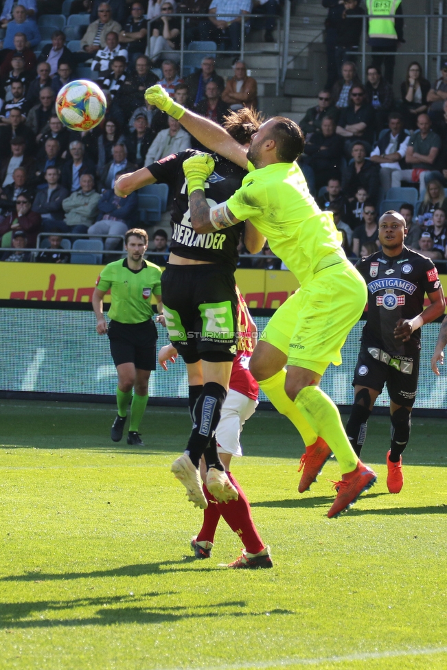 Sturm Graz - St. Poelten
Oesterreichische Fussball Bundesliga, 23. Runde, SK Sturm Graz - SKN St. Poelten, Stadion Liebenau Graz, 31.03.2019. 

Foto zeigt Stefan Hierlaender (Sturm) und Christoph Riegler (St. Poelten)
