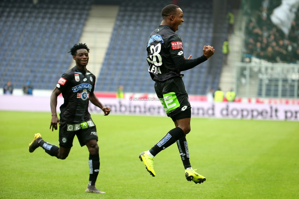 RB Salzburg - Sturm Graz
Oesterreichische Fussball Bundesliga, 25. Runde, FC RB Salzburg - SK Sturm Graz, Franz Horr Stadion Wien, 14.04.2019. 

Foto zeigt Gideon Mensah (Sturm) und Michael John Lema (Sturm)
Schlüsselwörter: torjubel