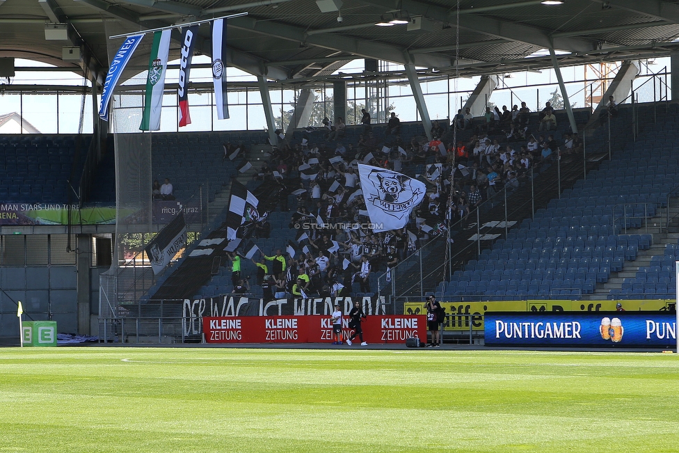 Sturm Graz - Wolfsberg
Oesterreichische Fussball Bundesliga, 26. Runde, SK Sturm Graz - Wolfsberger AC, Stadion Liebenau Graz, 21.04.2019. 

Foto zeigt Fans von Wolfsberg mit einer Choreografie
