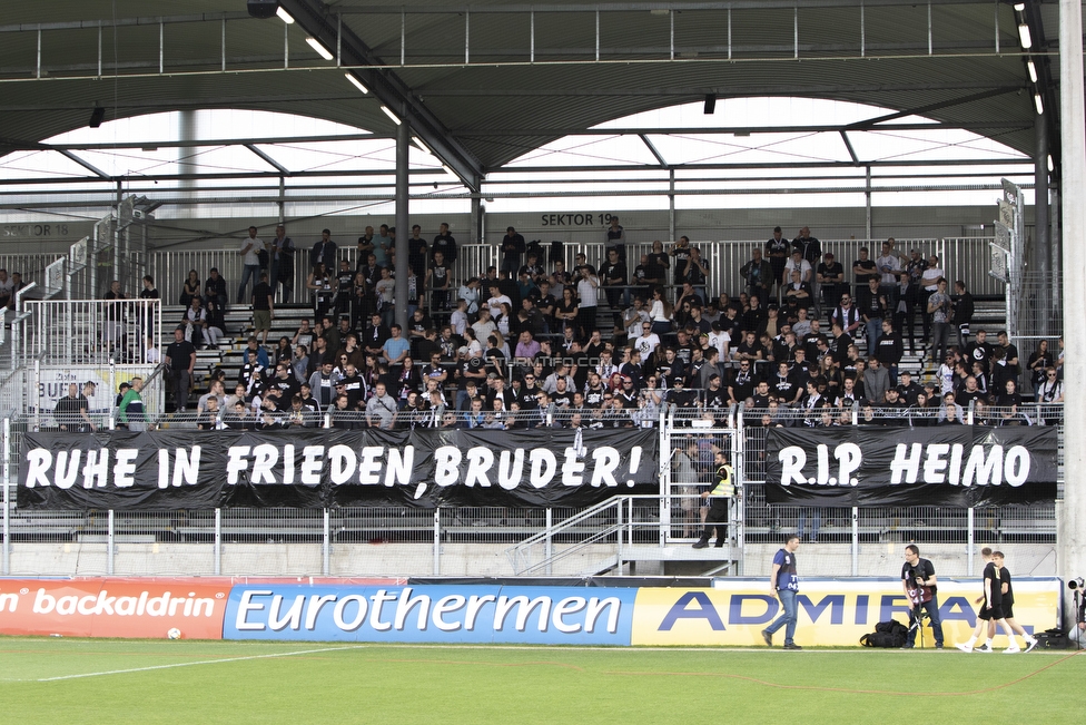 LASK - Sturm Graz
Oesterreichische Fussball Bundesliga, 27. Runde, LASK - SK Sturm Graz, Waldstadion Pasching, 24.04.2019. 

Foto zeigt Fans von Sturm mit einem Spruchband
