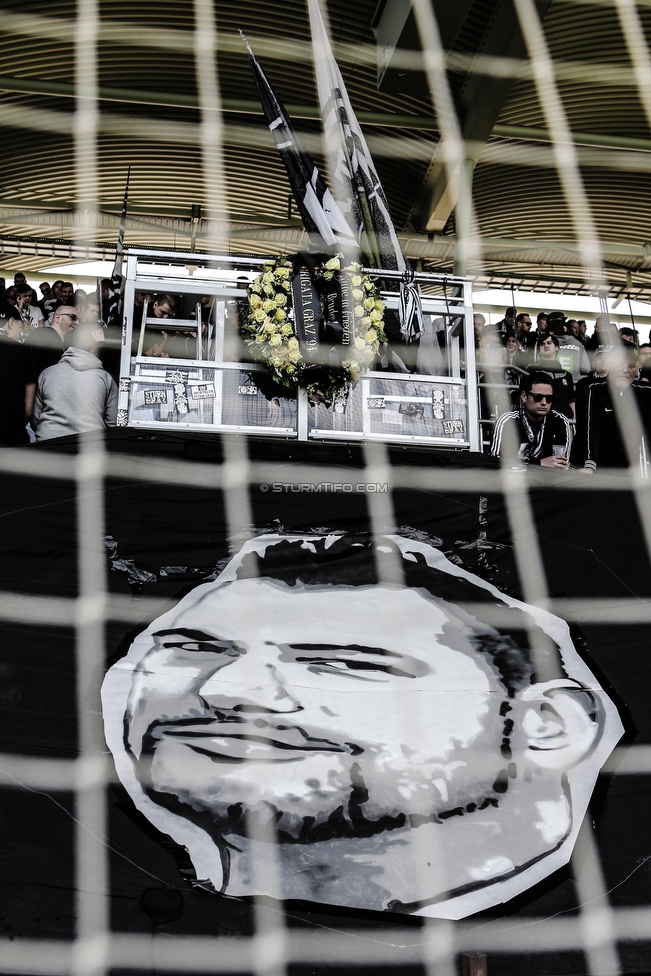 Sturm Graz - LASK
Oesterreichische Fussball Bundesliga, 28. Runde, SK Sturm Graz - LASK, Stadion Liebenau Graz, 28.04.2019. 

Foto zeigt den Trauerflor der Nordkurve
