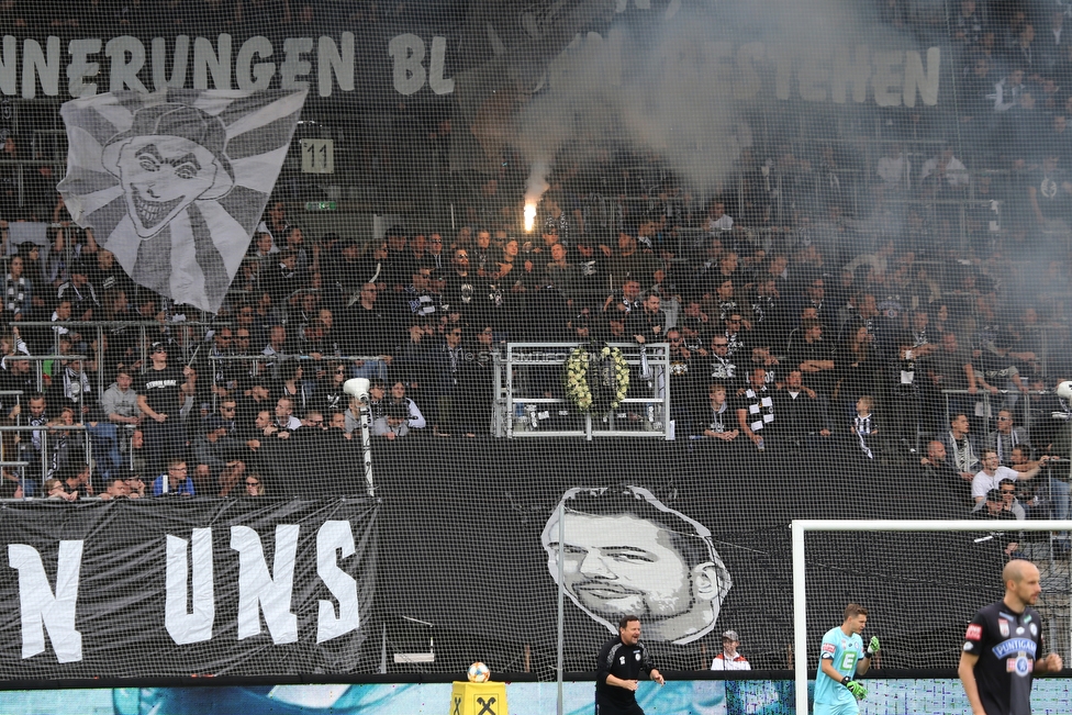 Sturm Graz - LASK
Oesterreichische Fussball Bundesliga, 28. Runde, SK Sturm Graz - LASK, Stadion Liebenau Graz, 28.04.2019. 

Foto zeigt den Trauerflor der Nordkurve
Schlüsselwörter: pyrotechnik