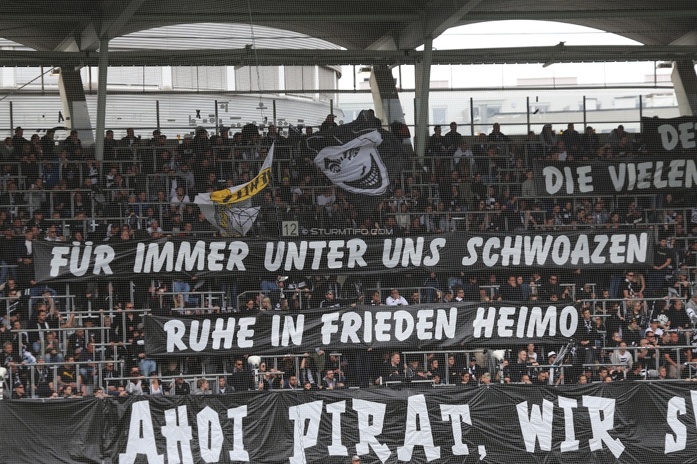 Sturm Graz - LASK
Oesterreichische Fussball Bundesliga, 28. Runde, SK Sturm Graz - LASK, Stadion Liebenau Graz, 28.04.2019. 

Foto zeigt den Trauerflor der Nordkurve mit einem Spruchband
