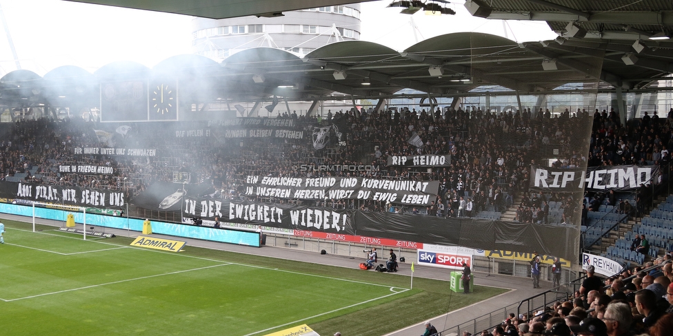 Sturm Graz - LASK
Oesterreichische Fussball Bundesliga, 28. Runde, SK Sturm Graz - LASK, Stadion Liebenau Graz, 28.04.2019. 

Foto zeigt den Trauerflor der Nordkurve mit einem Spruchband
