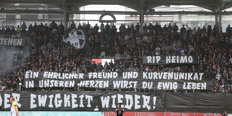 Sturm Graz - LASK
Oesterreichische Fussball Bundesliga, 28. Runde, SK Sturm Graz - LASK, Stadion Liebenau Graz, 28.04.2019. 

Foto zeigt die Nordkurve im Trauerflor und Spruchbaender
