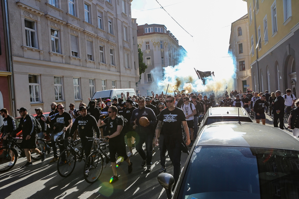 110 Jahre Sturm
110 Jahre SK Sturm Graz, Augarten Graz, 01.05.2019.

Foto zeigt Fans von Sturm beim Corteo
