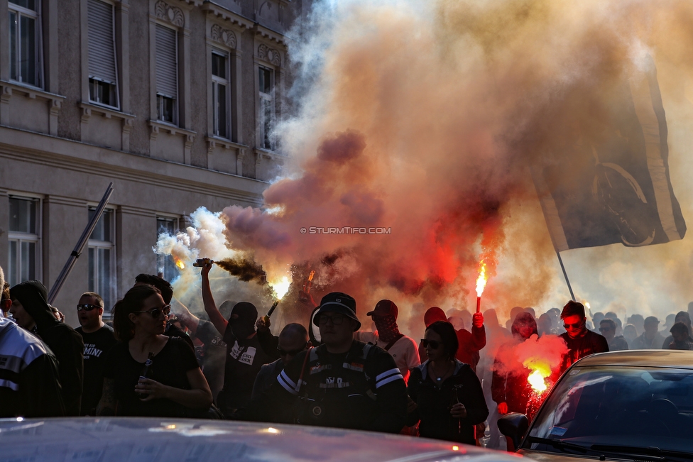 110 Jahre Sturm
110 Jahre SK Sturm Graz, Augarten Graz, 01.05.2019.

Foto zeigt Fans von Sturm beim Corteo
