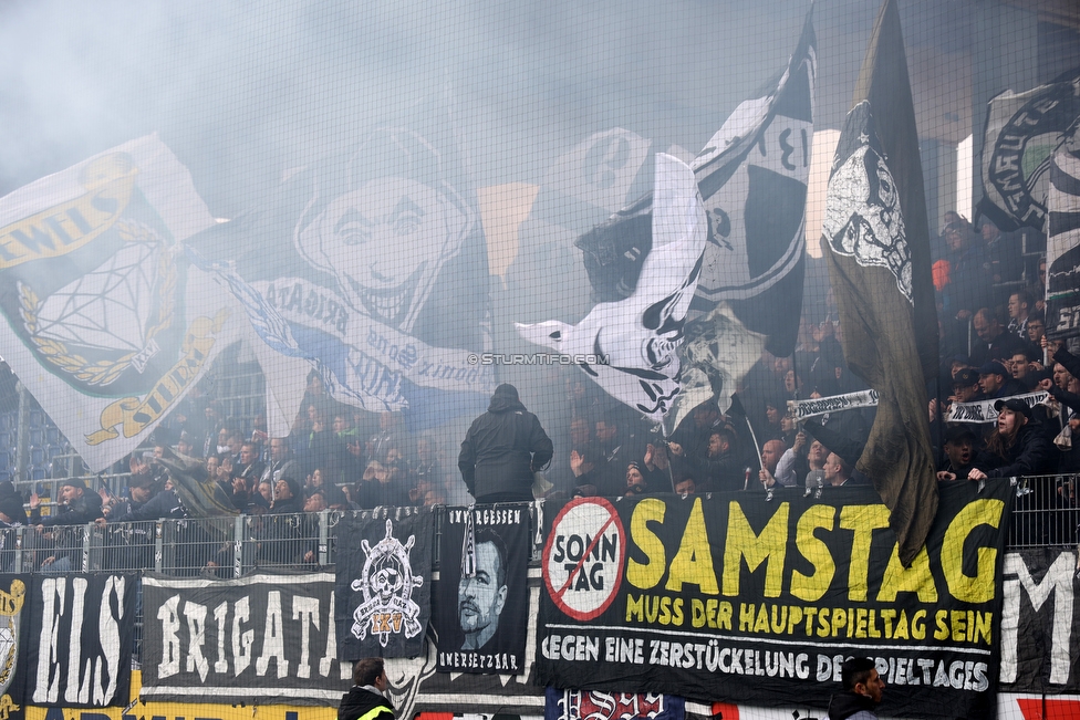 St. Poelten - Sturm Graz
Oesterreichische Fussball Bundesliga, 29. Runde, SKN St. Poelten - SK Sturm Graz, Arena St. Poelten, 05.05.2019. 

Foto zeigt Fans von Sturm
