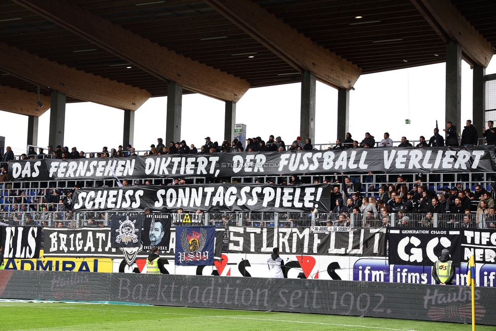 St. Poelten - Sturm Graz
Oesterreichische Fussball Bundesliga, 29. Runde, SKN St. Poelten - SK Sturm Graz, Arena St. Poelten, 05.05.2019. 

Foto zeigt Fans von Sturm mit einem Spruchband
Schlüsselwörter: protest