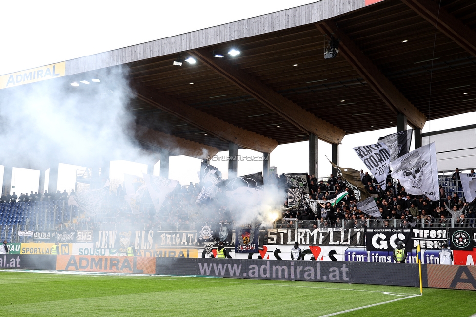 St. Poelten - Sturm Graz
Oesterreichische Fussball Bundesliga, 29. Runde, SKN St. Poelten - SK Sturm Graz, Arena St. Poelten, 05.05.2019. 

Foto zeigt Fans von Sturm
Schlüsselwörter: pyrotechnik