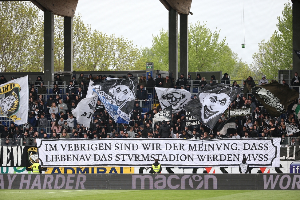 St. Poelten - Sturm Graz
Oesterreichische Fussball Bundesliga, 29. Runde, SKN St. Poelten - SK Sturm Graz, Arena St. Poelten, 05.05.2019. 

Foto zeigt Fans von Sturm mit einem Spruchband
Schlüsselwörter: protest