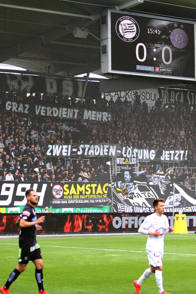 Sturm Graz - Austria Wien
Oesterreichische Fussball Bundesliga, 30. Runde, SK Sturm Graz - FK Austria Wien, Stadion Liebenau Graz, 12.05.2019. 

Foto zeigt Fans von Sturm mit einem Spruchband
Schlüsselwörter: protest