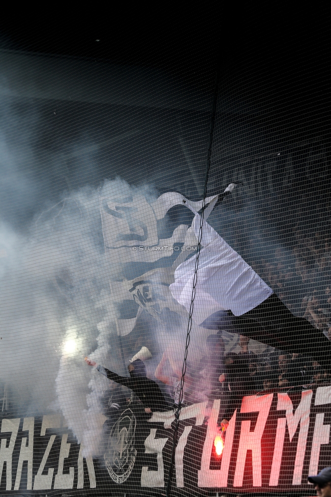 Sturm Graz - Austria Wien
Oesterreichische Fussball Bundesliga, 30. Runde, SK Sturm Graz - FK Austria Wien, Stadion Liebenau Graz, 12.05.2019. 

Foto zeigt Fans von Sturm
Schlüsselwörter: pyrotechnik