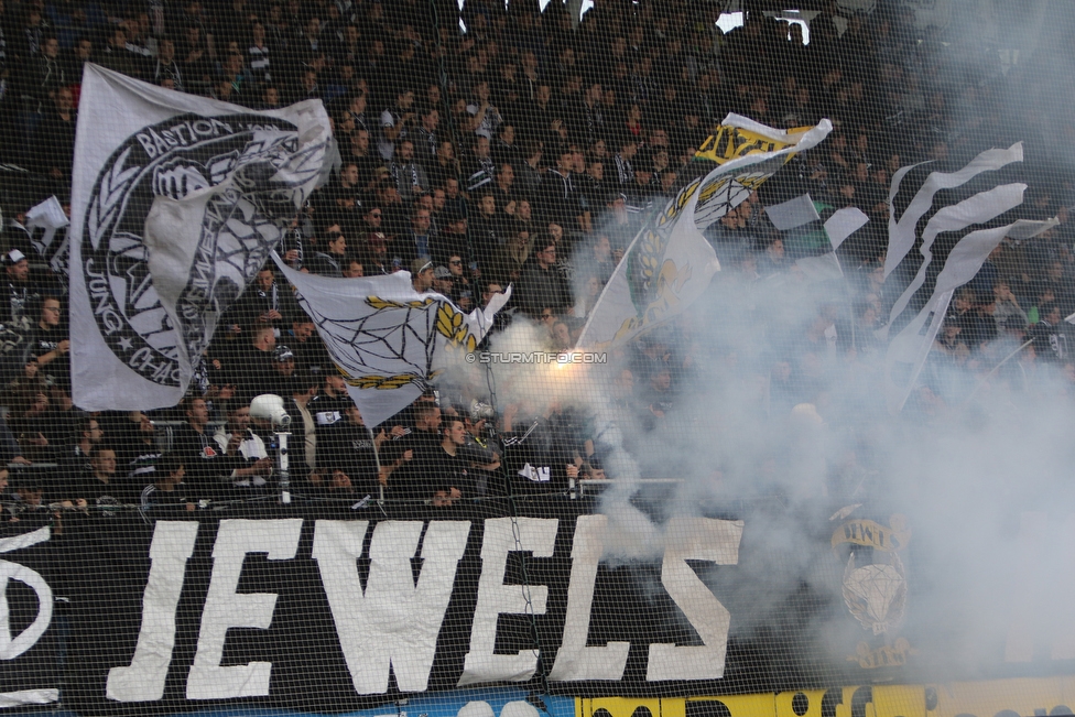 Sturm Graz - Austria Wien
Oesterreichische Fussball Bundesliga, 30. Runde, SK Sturm Graz - FK Austria Wien, Stadion Liebenau Graz, 12.05.2019. 

Foto zeigt Fans von Sturm
Schlüsselwörter: pyrotechnik