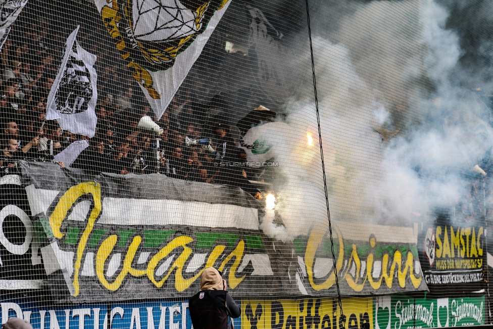 Sturm Graz - Austria Wien
Oesterreichische Fussball Bundesliga, 30. Runde, SK Sturm Graz - FK Austria Wien, Stadion Liebenau Graz, 12.05.2019. 

Foto zeigt Fans von Sturm mit einem Spruchband fuer Ivica Osim (ehem. Trainer Sturm)
Schlüsselwörter: pyrotechnik