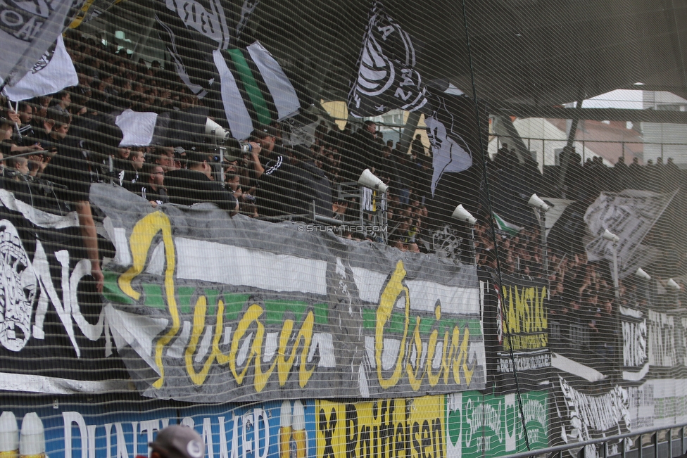 Sturm Graz - Austria Wien
Oesterreichische Fussball Bundesliga, 30. Runde, SK Sturm Graz - FK Austria Wien, Stadion Liebenau Graz, 12.05.2019. 

Foto zeigt Fans von Sturm mit einem Spruchband fuer Ivica Osim (ehem. Trainer Sturm)
Schlüsselwörter: pyrotechnik