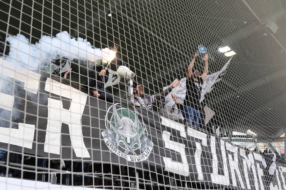 Sturm Graz - Austria Wien
Oesterreichische Fussball Bundesliga, 30. Runde, SK Sturm Graz - FK Austria Wien, Stadion Liebenau Graz, 12.05.2019. 

Foto zeigt Fans von Sturm
Schlüsselwörter: pyrotechnik