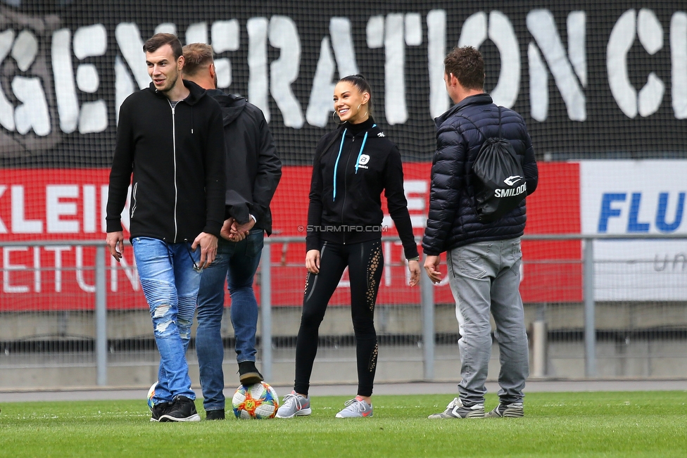 Sturm Graz - Austria Wien
Oesterreichische Fussball Bundesliga, 30. Runde, SK Sturm Graz - FK Austria Wien, Stadion Liebenau Graz, 12.05.2019. 

Foto zeigt Stephanie Davis (Fitness Model)
