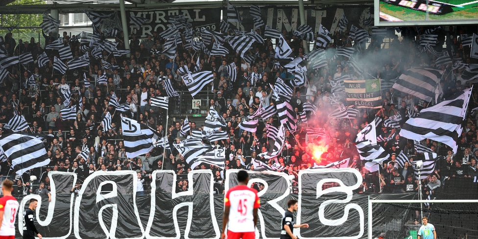 Sturm Graz - RB Salzburg
Oesterreichische Fussball Bundesliga, 31. Runde, SK Sturm Graz - FC RB Salzburg, Stadion Liebenau Graz, 19.05.2019. 

Foto zeigt Fans von Sturm
Schlüsselwörter: pyrotechnik