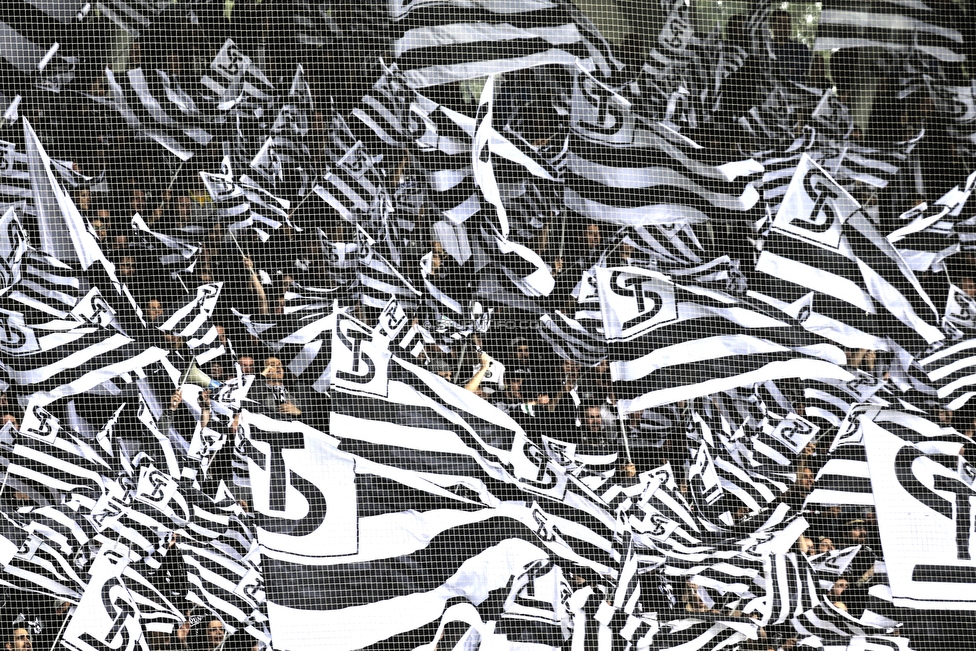 Sturm Graz - RB Salzburg
Oesterreichische Fussball Bundesliga, 31. Runde, SK Sturm Graz - FC RB Salzburg, Stadion Liebenau Graz, 19.05.2019. 

Foto zeigt Fans von Sturm mit einer Choreografie
Schlüsselwörter: pyrotechnik