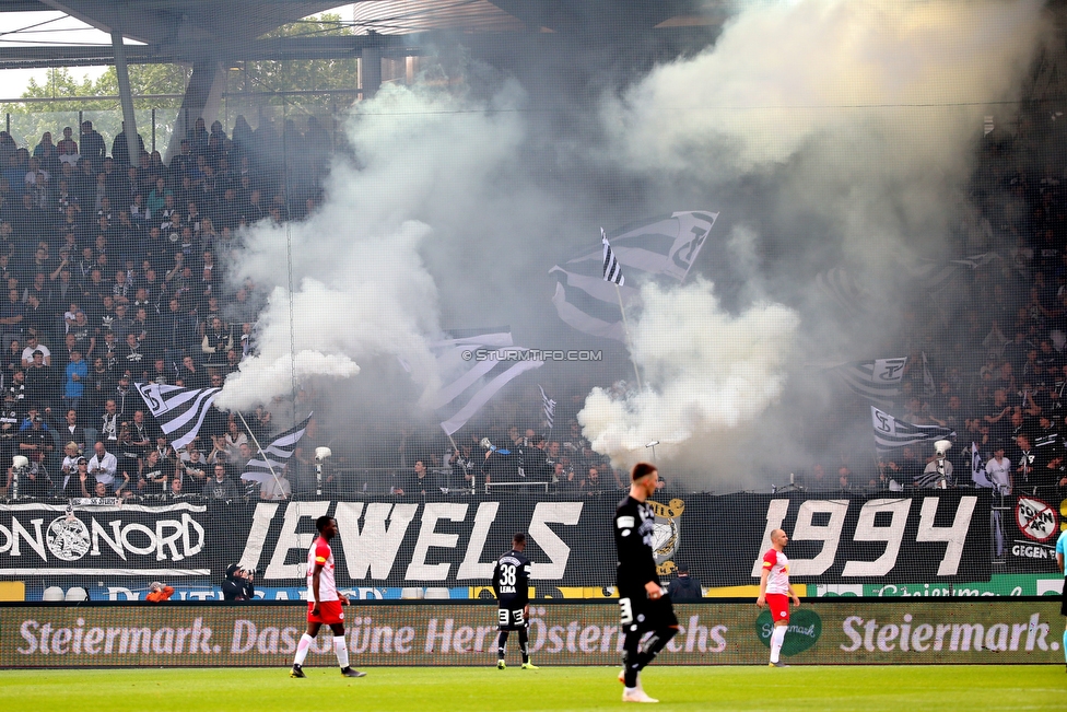 Sturm Graz - RB Salzburg
Oesterreichische Fussball Bundesliga, 31. Runde, SK Sturm Graz - FC RB Salzburg, Stadion Liebenau Graz, 19.05.2019. 

Foto zeigt Fans von Sturm
Schlüsselwörter: pyrotechnik