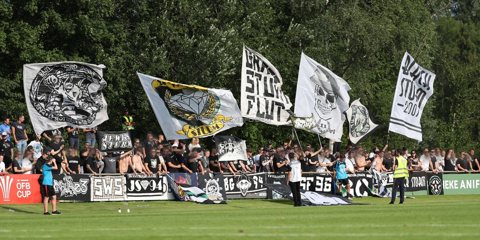 Anif - Sturm Graz
OEFB Cup, 1. Runde, USK Anif - SK Sturm Graz, Sportzentrum Anif, 19.07.2019. 

Foto zeigt Fans von Sturm
