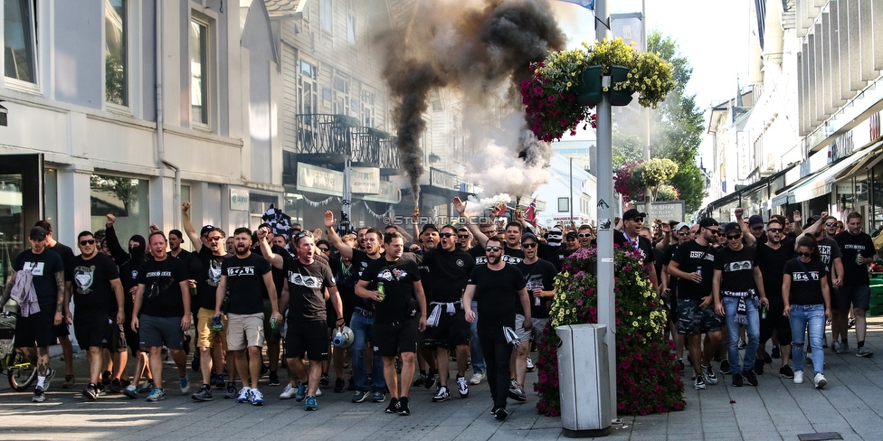 Haugesund - Sturm Graz
UEFA Europa League Qualifikation 2. Runde, FK Haugesund - SK Sturm Graz, Haugesund Stadion, 25.07.2019. 

Foto zeigt Fans von Sturm beim Corteo
