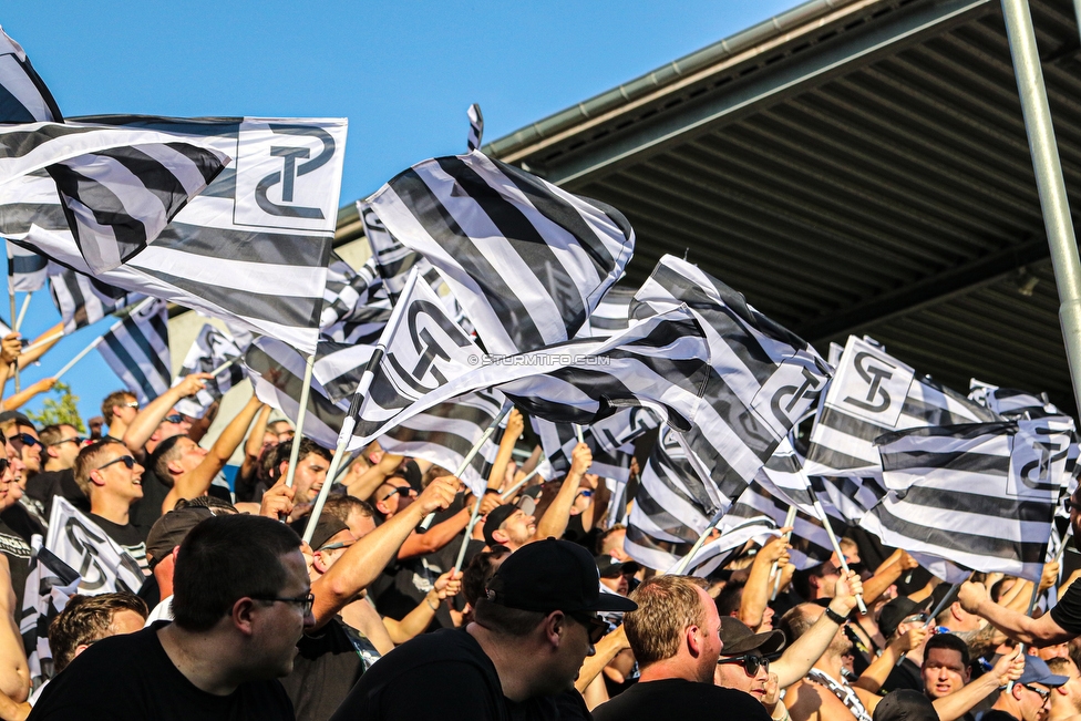 Haugesund - Sturm Graz
UEFA Europa League Qualifikation 2. Runde, FK Haugesund - SK Sturm Graz, Haugesund Stadion, 25.07.2019. 

Foto zeigt Fans von Sturm mit einer Choreografie
