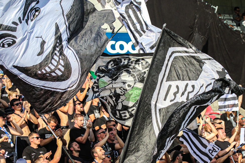 Haugesund - Sturm Graz
UEFA Europa League Qualifikation 2. Runde, FK Haugesund - SK Sturm Graz, Haugesund Stadion, 25.07.2019. 

Foto zeigt Fans von Sturm mit einer Choreografie
