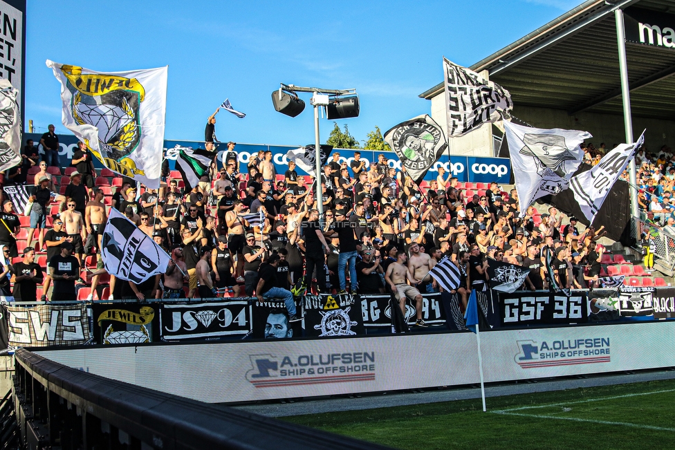 Haugesund - Sturm Graz
UEFA Europa League Qualifikation 2. Runde, FK Haugesund - SK Sturm Graz, Haugesund Stadion, 25.07.2019. 

Foto zeigt Fans von Sturm
