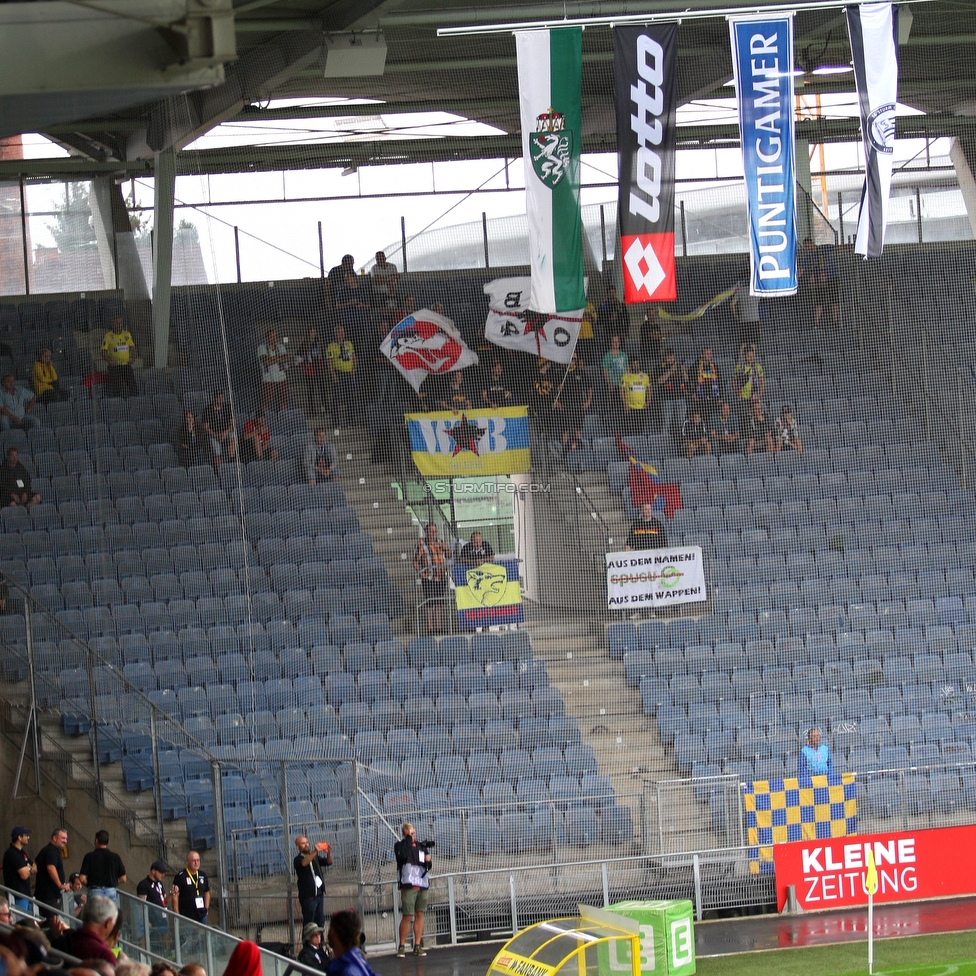 Oesterreichische Fussball Bundesliga, 1. Runde, SK Sturm Graz - SKN St. Poelten, Stadion Liebenau Graz, 28.07.2019. 

Foto zeigt Fans von St. Poelten
