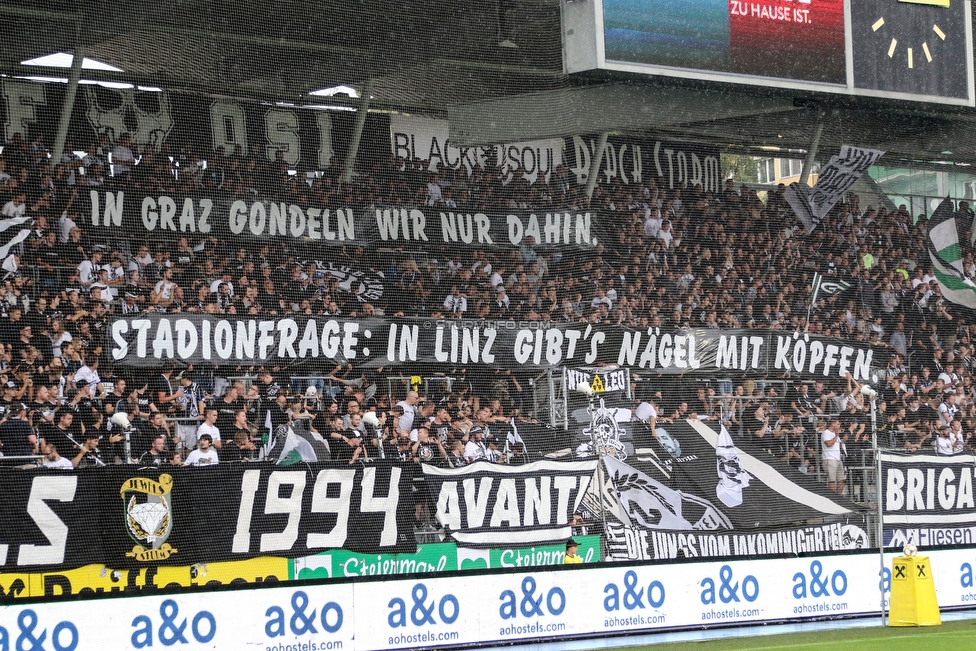 Oesterreichische Fussball Bundesliga, 1. Runde, SK Sturm Graz - SKN St. Poelten, Stadion Liebenau Graz, 28.07.2019. 

Foto zeigt Fans von Sturm mit einem Spruchband
Schlüsselwörter: protest sturmstadion