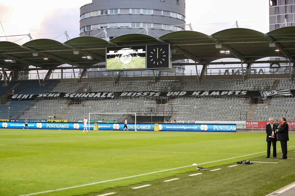 Sturm Graz - Haugesund
UEFA Europa League Qualifikation 2 Runde, SK Sturm Graz - FK Haugesund, Stadion Liebenau Graz, 01.08.2019. 

Foto zeigt die leere Nordkurve im Stadion Liebenau mit einem Spruchband
Schlüsselwörter: schwoaze