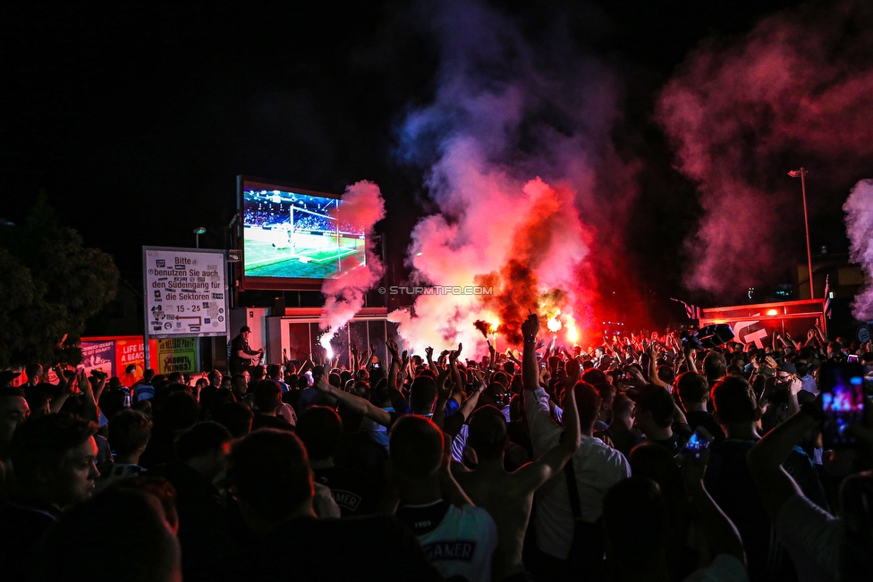 Sturm Graz - Haugesund
UEFA Europa League Qualifikation 2 Runde, SK Sturm Graz - FK Haugesund, Stadion Liebenau Graz, 01.08.2019. 

Foto zeigt Fans von Sturm beim Public Viewing
Schlüsselwörter: pyrotechnik