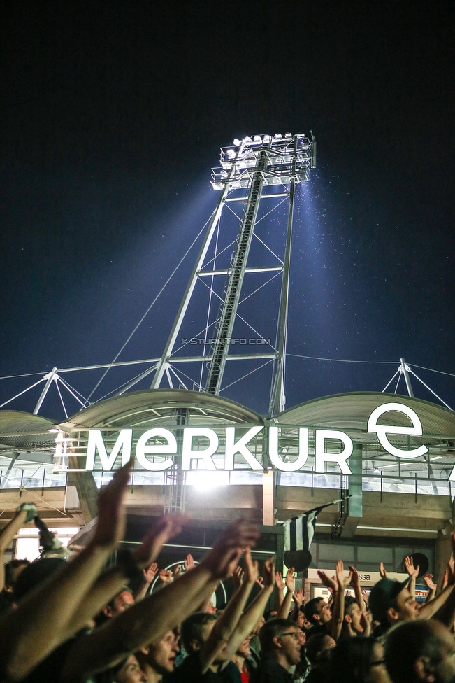 Sturm Graz - Haugesund
UEFA Europa League Qualifikation 2 Runde, SK Sturm Graz - FK Haugesund, Stadion Liebenau Graz, 01.08.2019. 

Foto zeigt Fans von Sturm beim Public Viewing
