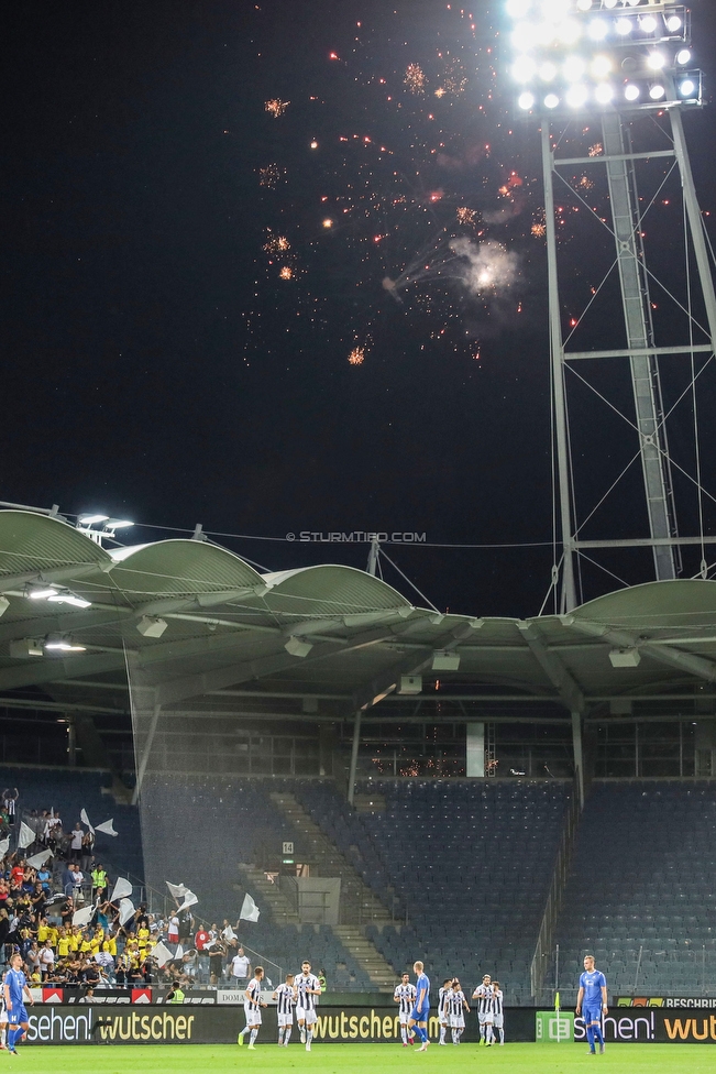 Sturm Graz - Haugesund
UEFA Europa League Qualifikation 2 Runde, SK Sturm Graz - FK Haugesund, Stadion Liebenau Graz, 01.08.2019. 

Foto zeigt die Mannschaft von Sturm und ein Feuerwerk
Schlüsselwörter: pyrotechnik