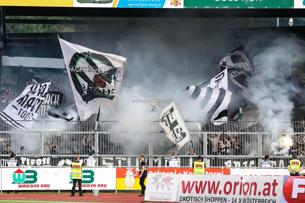 Wolfsberg - Sturm Graz
Oesterreichische Fussball Bundesliga, 2. Runde, Wolfsberger AC - SK Sturm Graz, Lavanttal Arena Wolfsberg, 04.08.2019. 

Foto zeigt Fans von Sturm
Schlüsselwörter: pyrotechnik