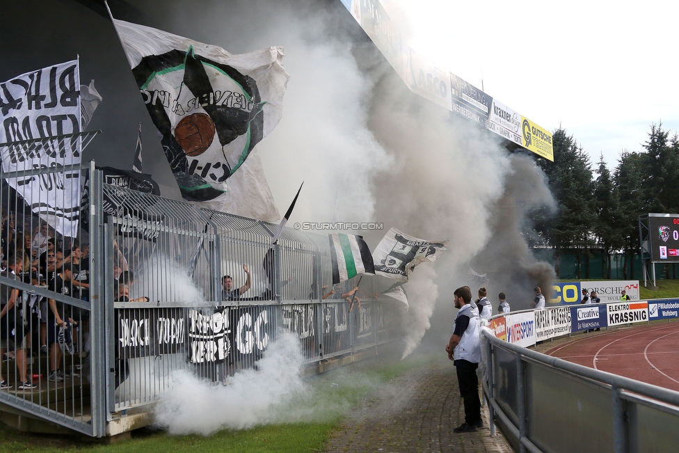 Wolfsberg - Sturm Graz
Oesterreichische Fussball Bundesliga, 2. Runde, Wolfsberger AC - SK Sturm Graz, Lavanttal Arena Wolfsberg, 04.08.2019. 

Foto zeigt Fans von Sturm
Schlüsselwörter: pyrotechnik