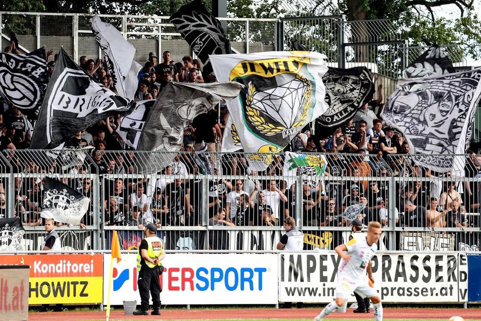 Wolfsberg - Sturm Graz
Oesterreichische Fussball Bundesliga, 2. Runde, Wolfsberger AC - SK Sturm Graz, Lavanttal Arena Wolfsberg, 04.08.2019. 

Foto zeigt Fans von Sturm
