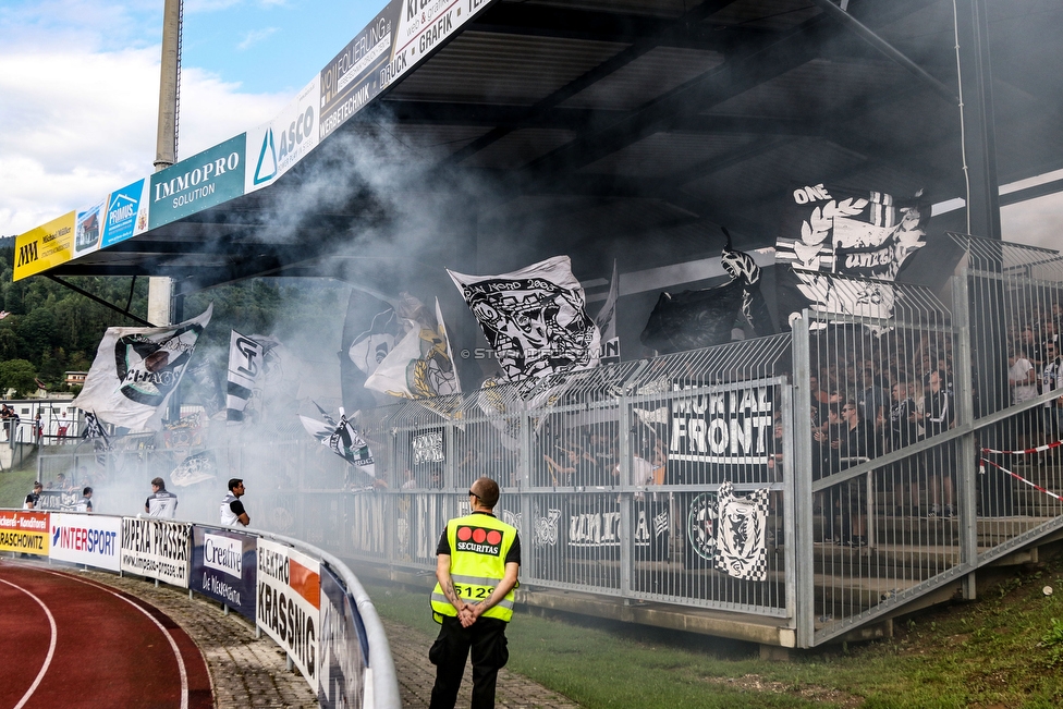 Wolfsberg - Sturm Graz
Oesterreichische Fussball Bundesliga, 2. Runde, Wolfsberger AC - SK Sturm Graz, Lavanttal Arena Wolfsberg, 04.08.2019. 

Foto zeigt Fans von Sturm
Schlüsselwörter: pyrotechnik