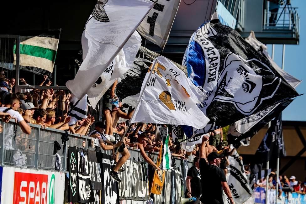 Hartberg - Sturm Graz
Oesterreichische Fussball Bundesliga, 3. Runde, TSV Hartberg - SK Sturm Graz, Stadion Hartberg, 1108.2019. 

Foto zeigt Fans von Sturm
