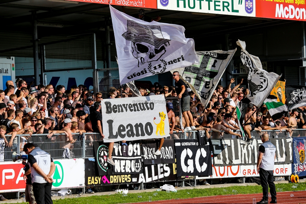 Hartberg - Sturm Graz
Oesterreichische Fussball Bundesliga, 3. Runde, TSV Hartberg - SK Sturm Graz, Stadion Hartberg, 1108.2019. 

Foto zeigt Fans von Sturm mit einem Spruchband
Schlüsselwörter: tifosi baby